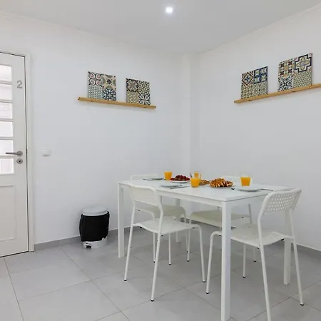 N - Astonishing Bay View Guesthouse * Lagos